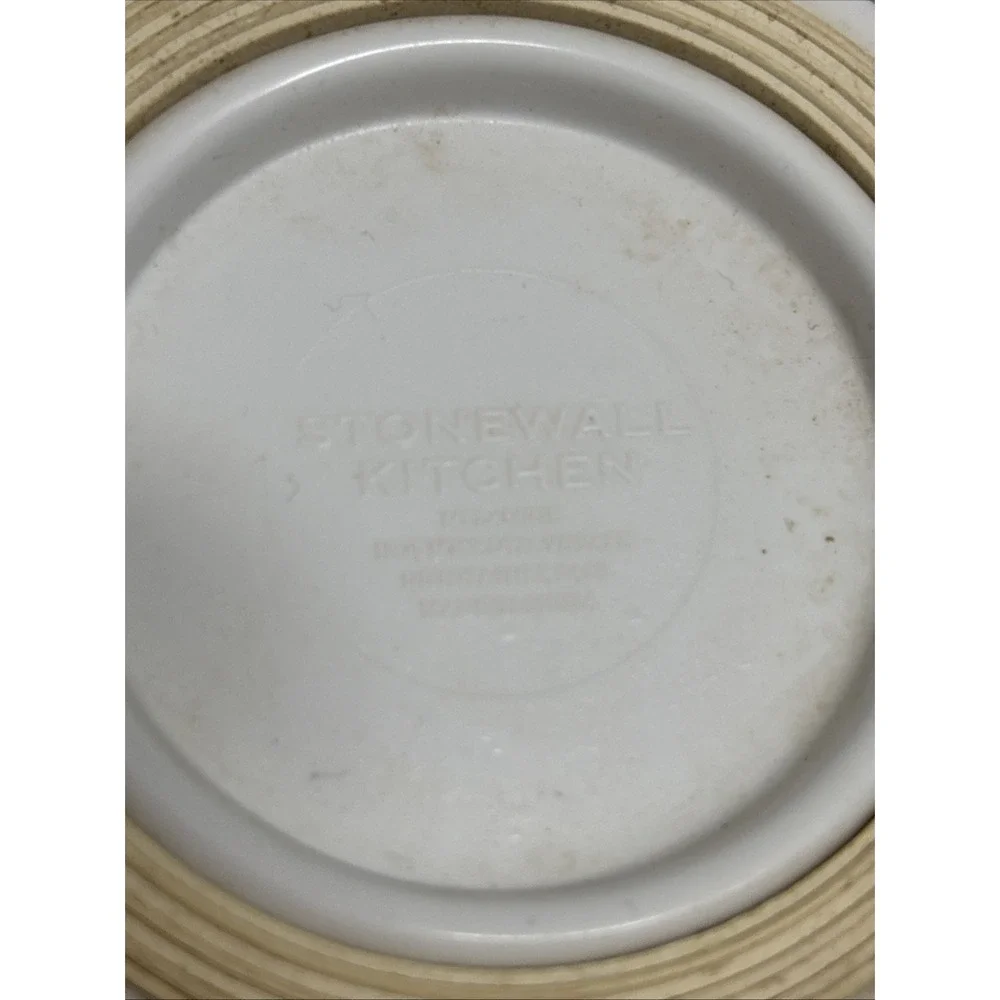 Stonewall Kitchen Batter Bowl Mix Pour Spout Melamine Non-Slip Base Pine Cones